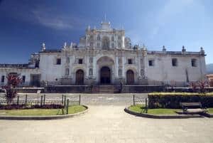 Viaggio Guatemala-El Salvador. Un tour di 9 giorni con guida in italiano